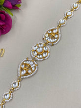 Modern Look Simple Jadau Kundan Pearl Sheeshphool For Ladies Matha Patti